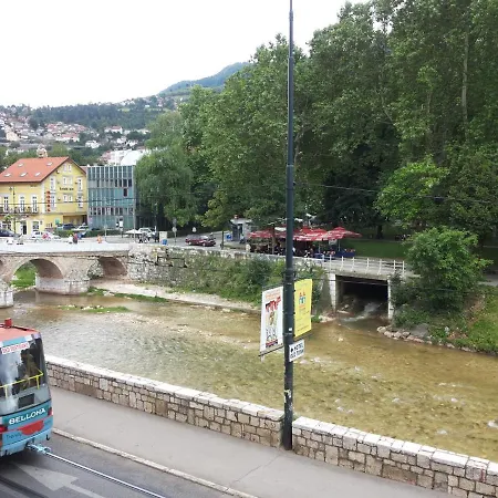 Studio Latin Bridge